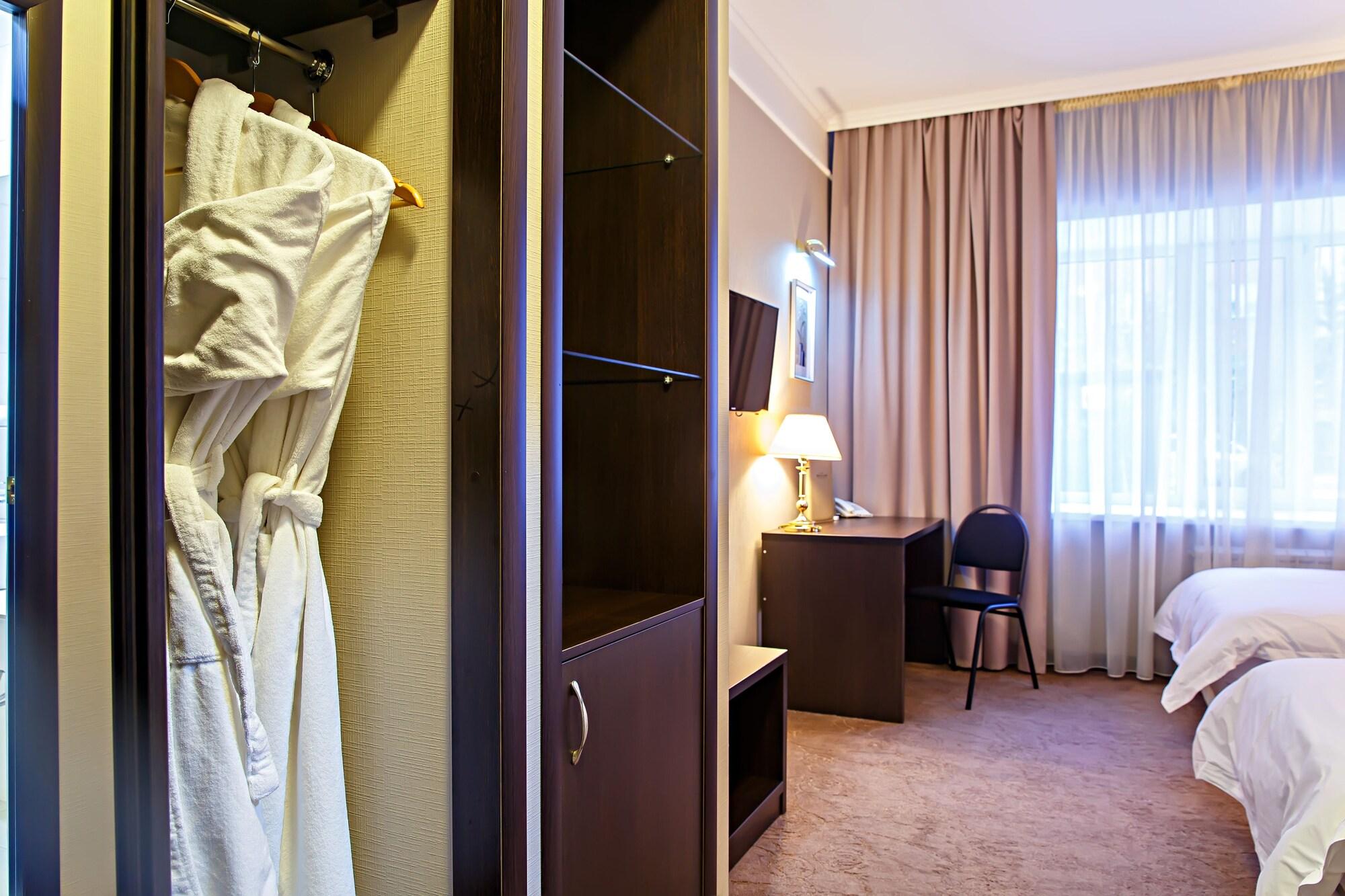 Red Village Hotel Astana Buitenkant foto